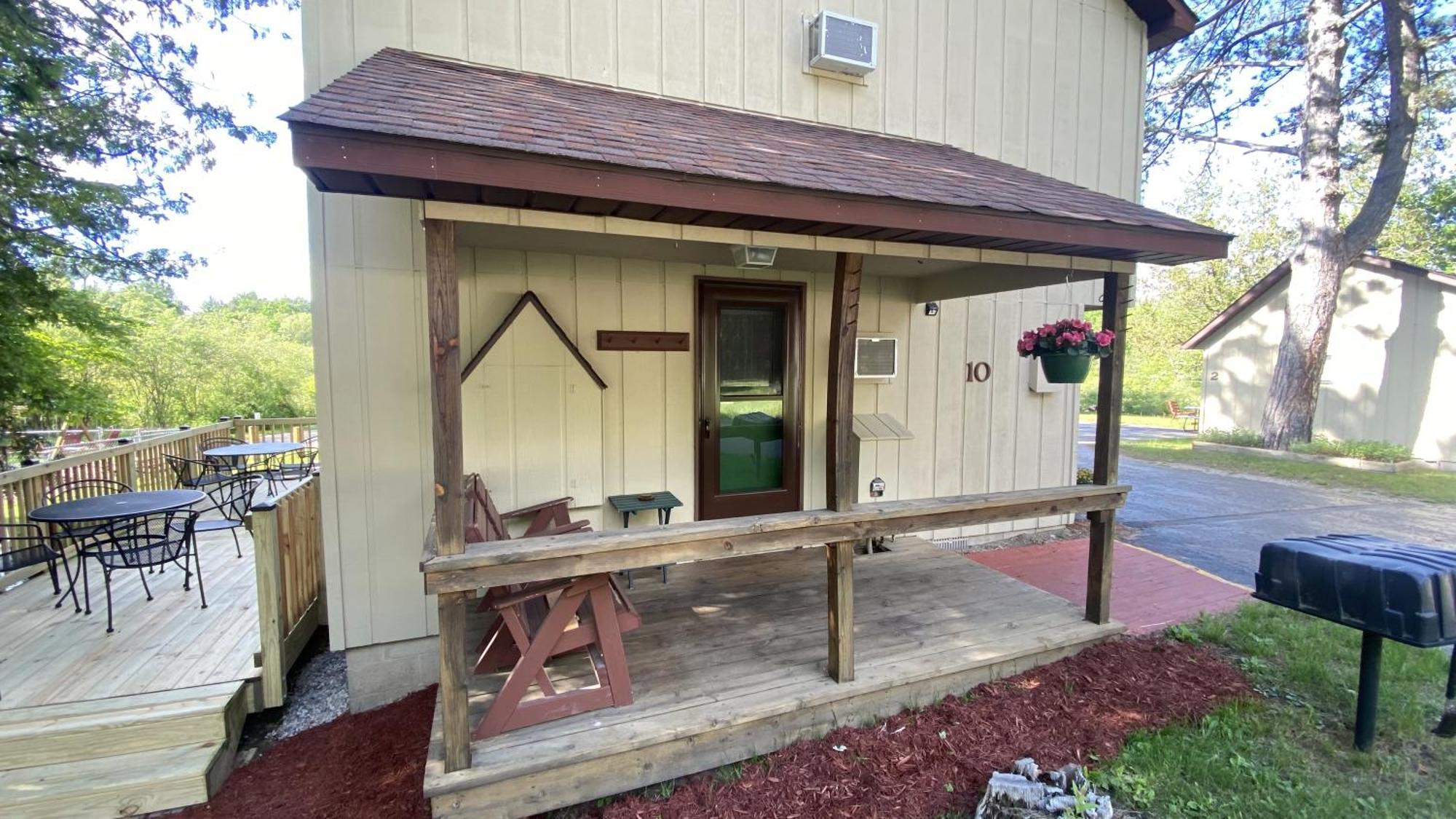 Betsie Riverside Resort Benzonia Exterior foto