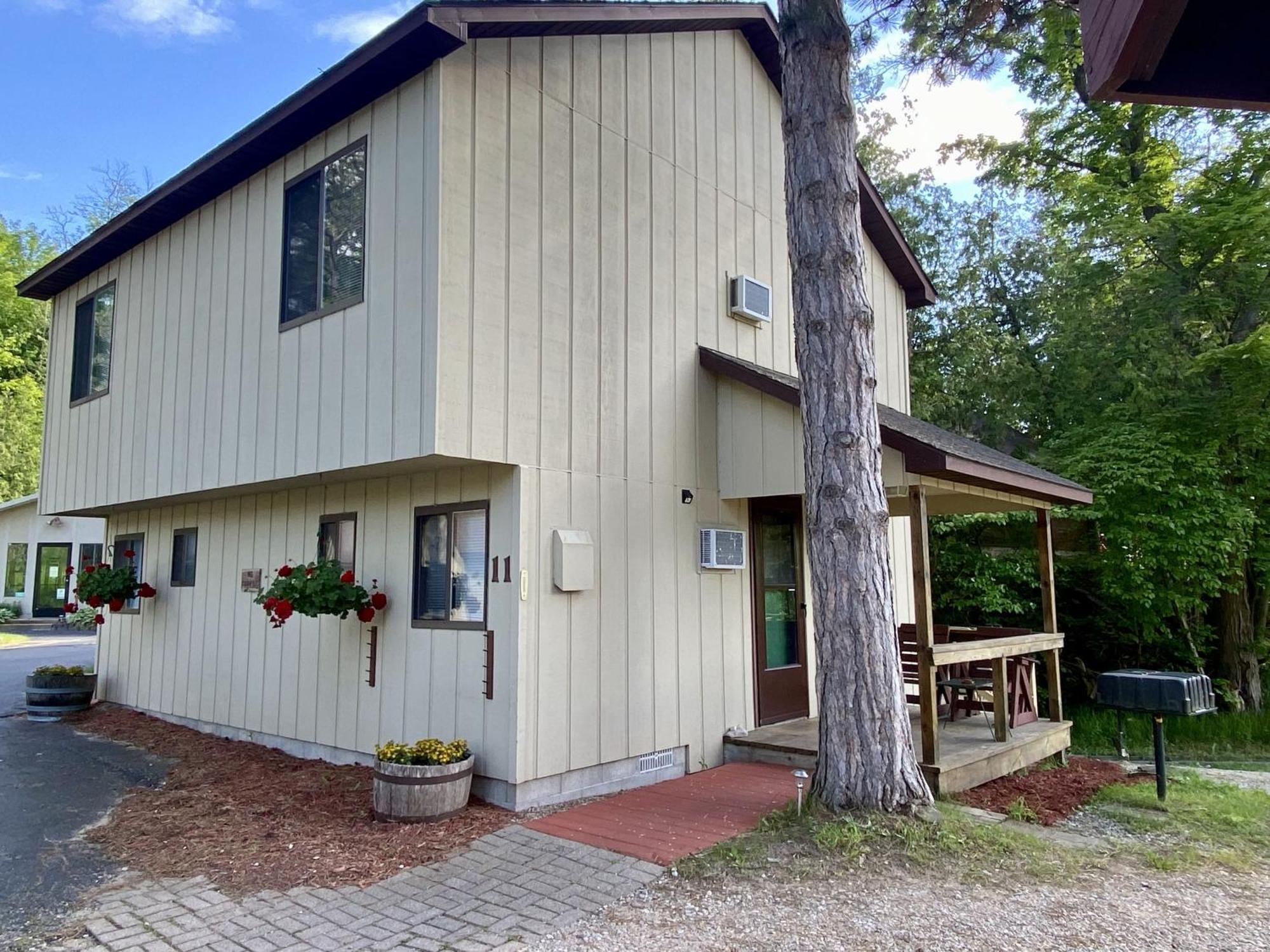 Betsie Riverside Resort Benzonia Exterior foto